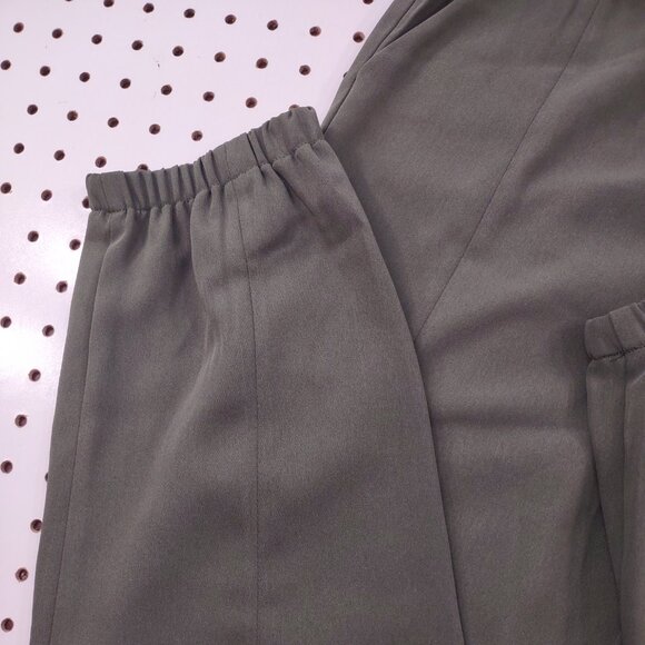 Gemma & Jane Flowy Cargos, Polyester Feel, Size Small - Picture 4 of 8